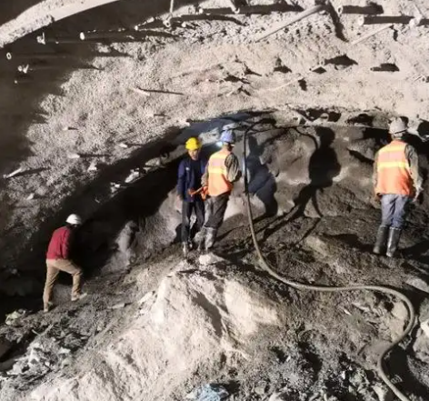 乐陵隧道拱顶带模注浆料，微膨胀注浆料的特点及施工工艺